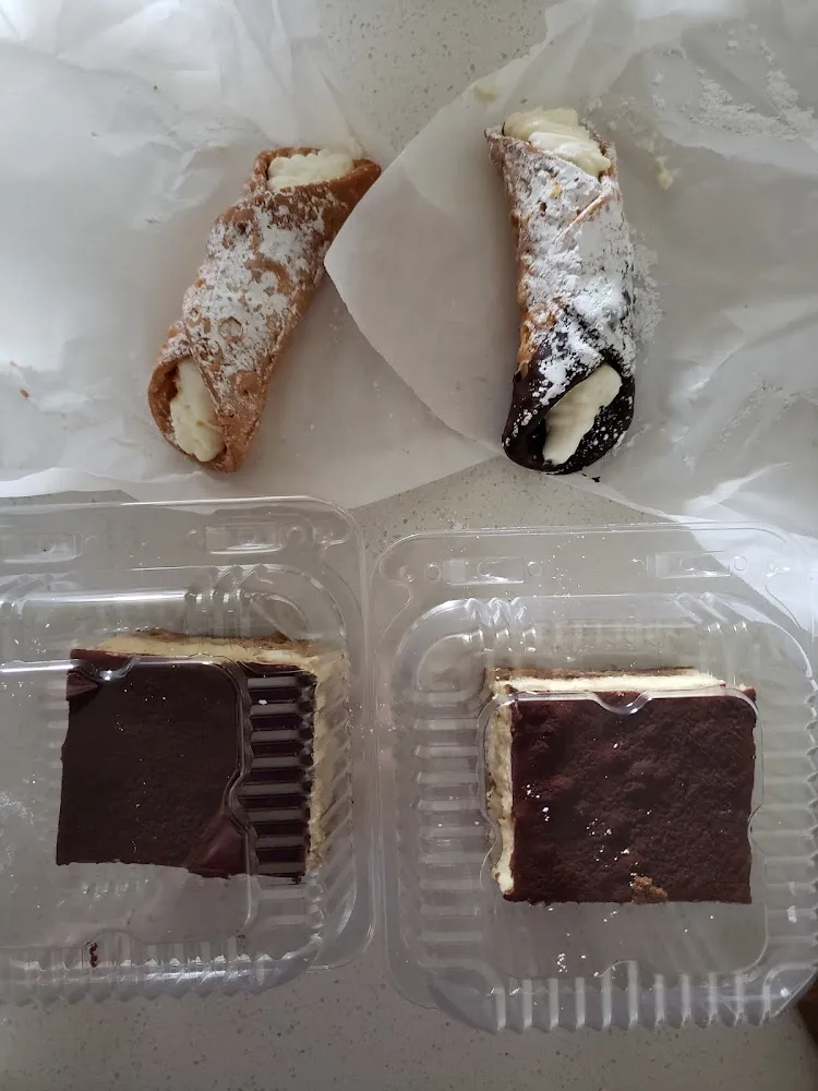 Cannoli & Tiramisu
